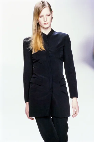 Look 10